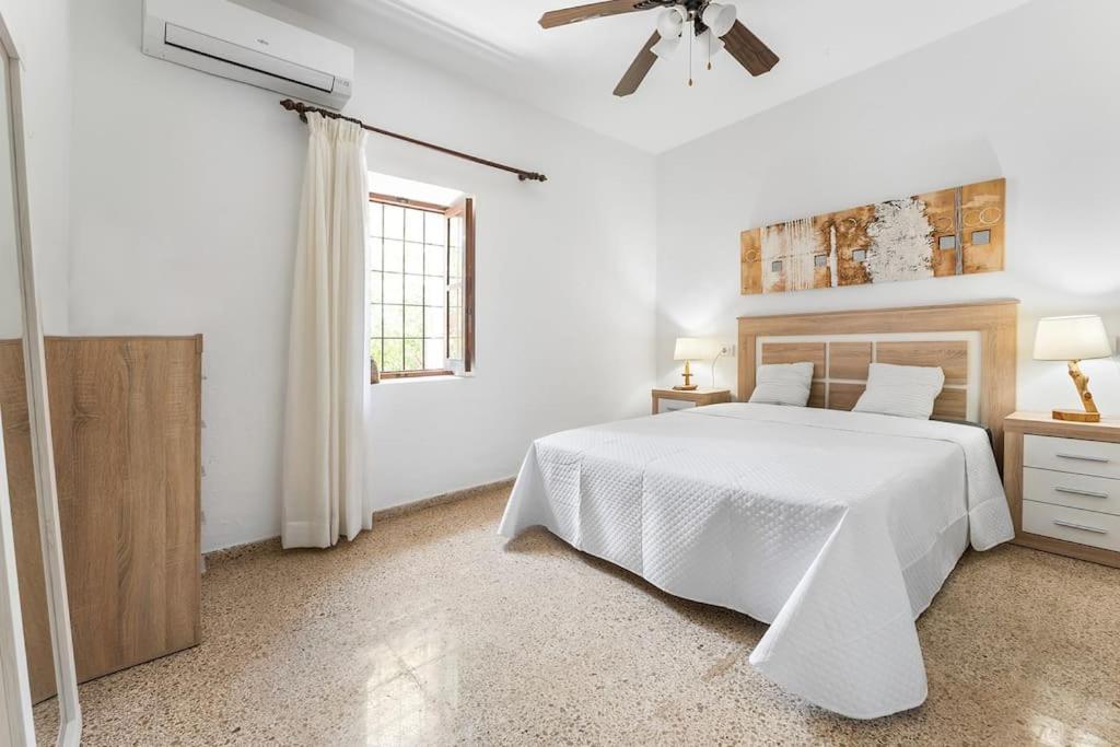8 Guests Large Villa Near Bossa Beaches & Airport San José Extérieur photo