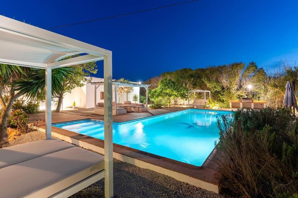 8 Guests Large Villa Near Bossa Beaches & Airport San José Extérieur photo
