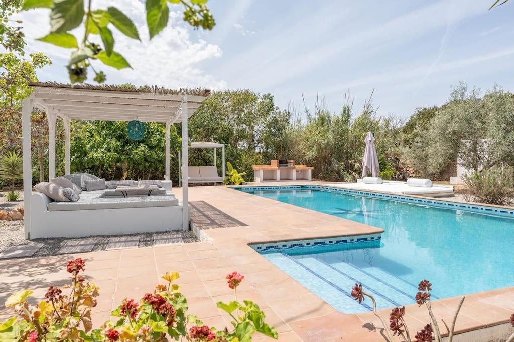 8 Guests Large Villa Near Bossa Beaches & Airport San José Extérieur photo